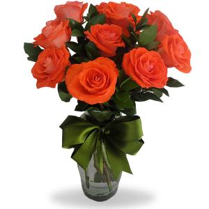 Florero con 12 rosas naranjas