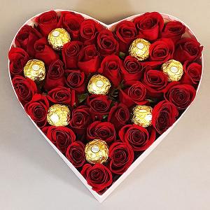 Corazon de rosas rojas for you with love y Ferreros