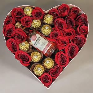 Corazon de rosas rojas for you with love con vino y Ferreros