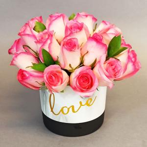 Arreglo love de 24 rosas rosa