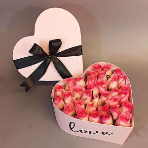 Corazon love de rosas rosa
