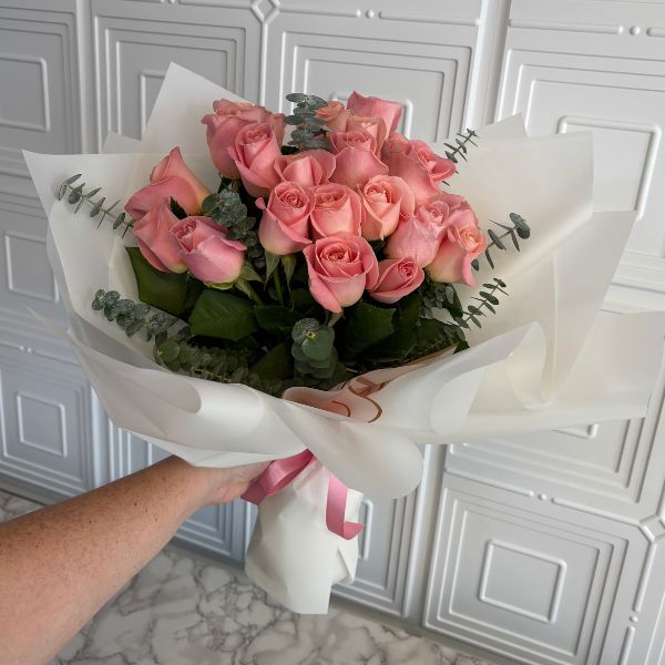 24 Rosas rosa en ramo 3724