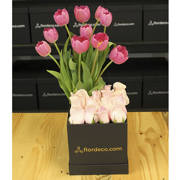 Caja tulipanes y rosas rosa 2592
