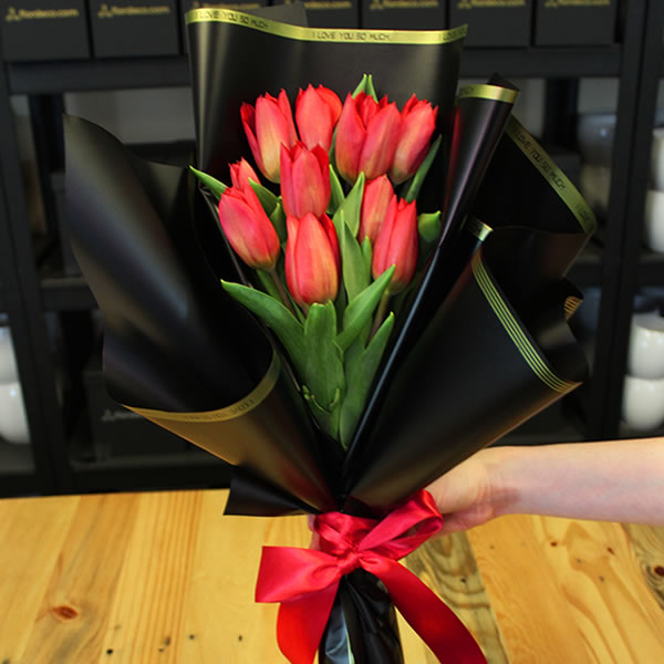 Ramo de tulipanes rojo 2606