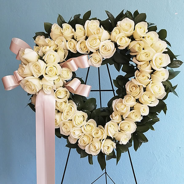 Corazon con flores blancas 2854
