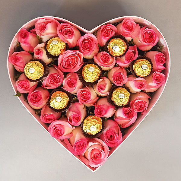 Corazon de rosas rosa y Ferreros 3055