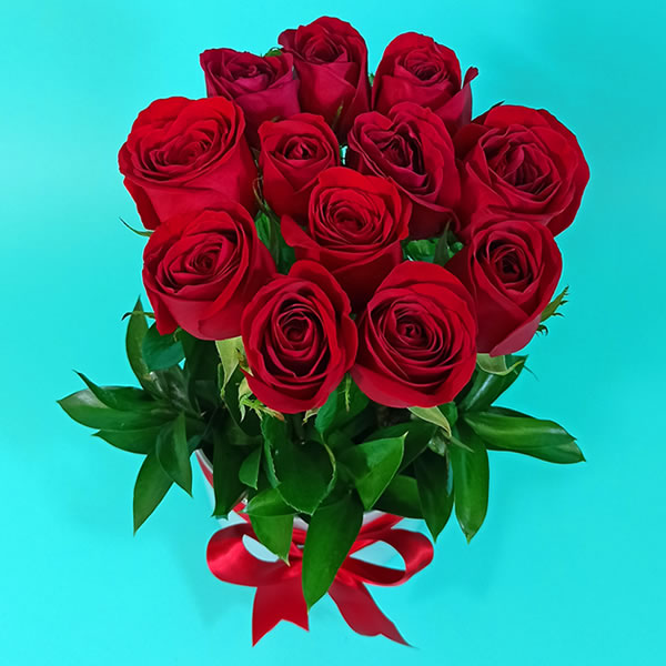 Globo love con docena de rosas rojas 3203