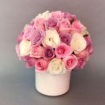 Rosas rosa, blanca y lila en ceramica 3259