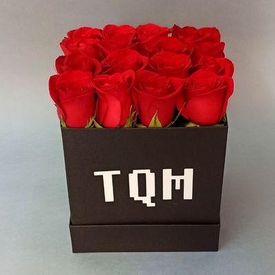 Caja con 16 rosas rojas TQM 3319