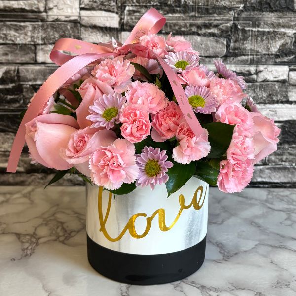 Arreglo love con rosas 3726