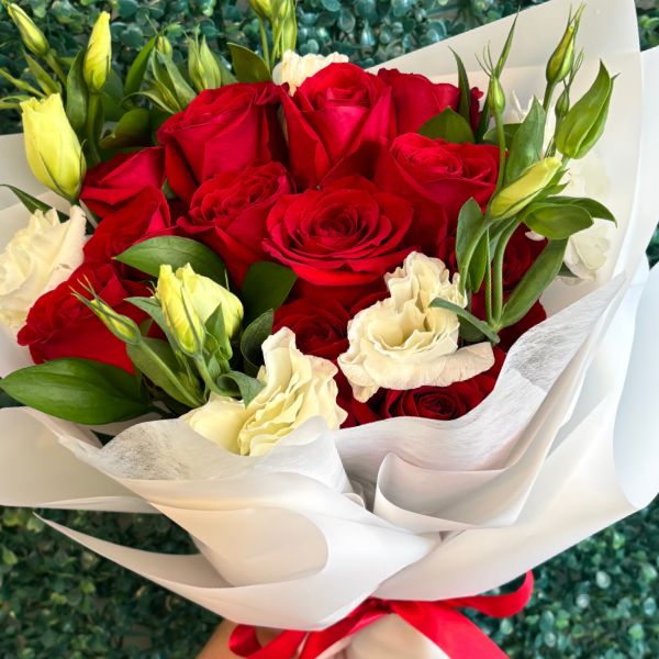 floresblancasyrojasenramo 3930