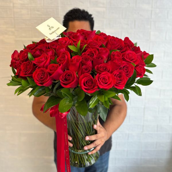 100rosasrojasenflorero 3807