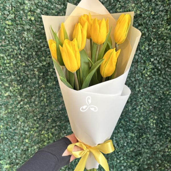 Ramo de tulipanes amarillos 3905